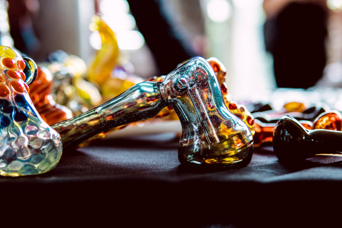 Pipes, Bongs, Dabs and Vapes – Oh My!